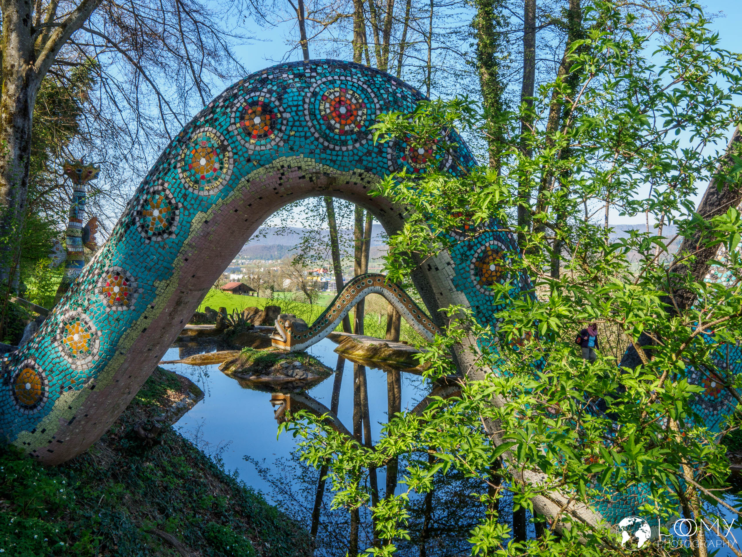 Hausweiher mit Schlangenbrücke