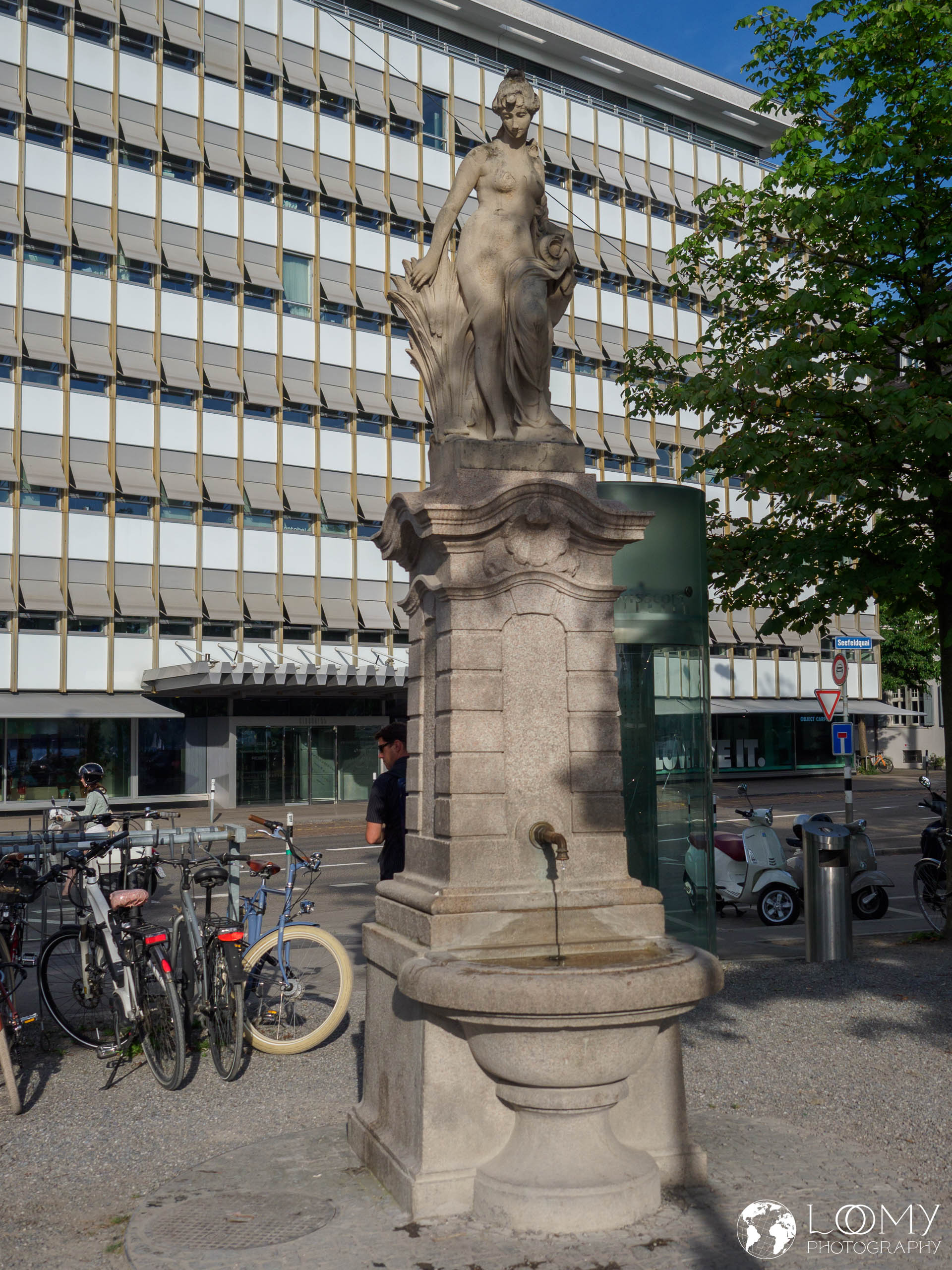 Brunnen mit Wassernymphe