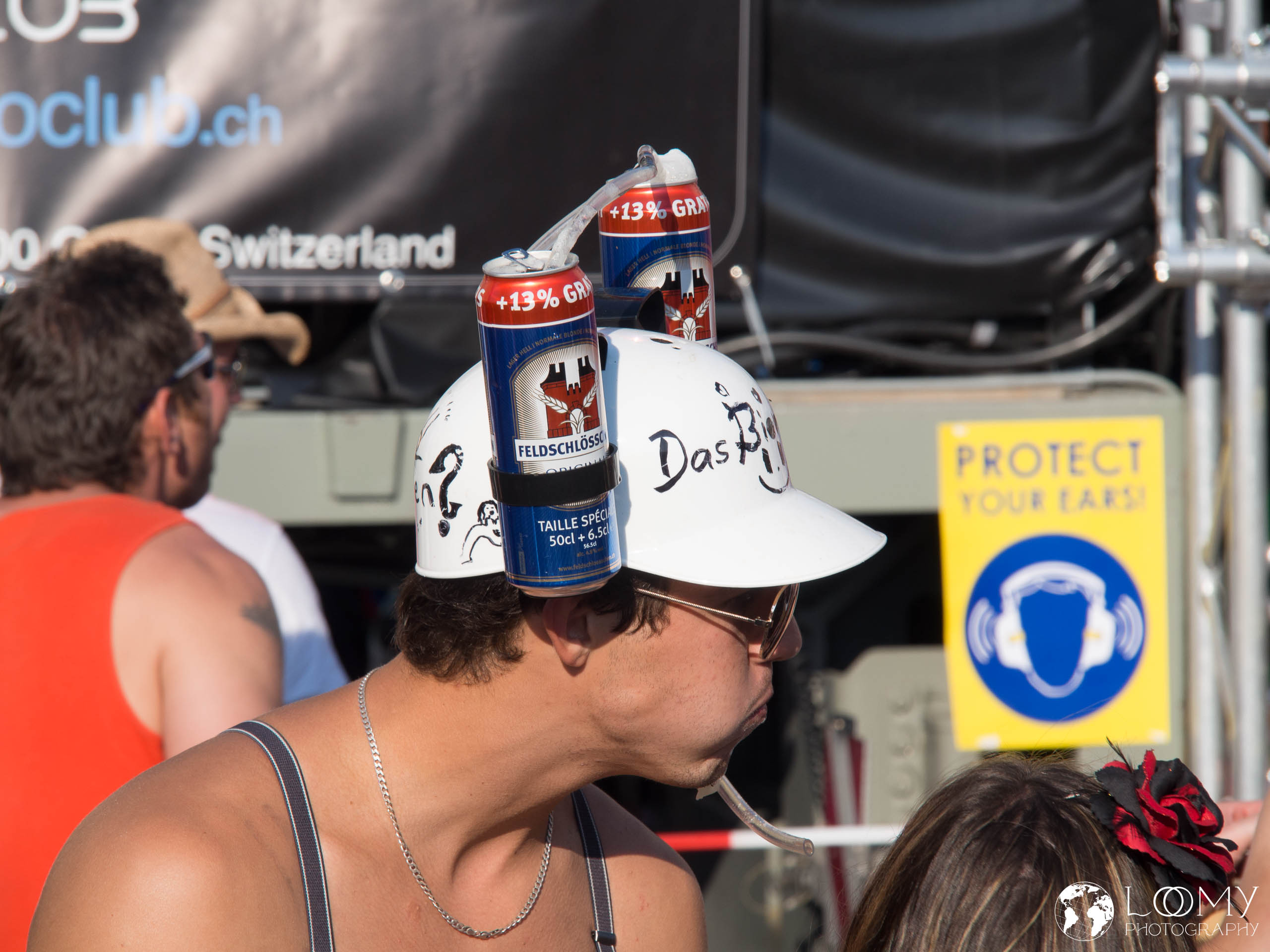 Ob der "Protect your ears" verwechselt hat? Immerhin Durstlöscher ist da.