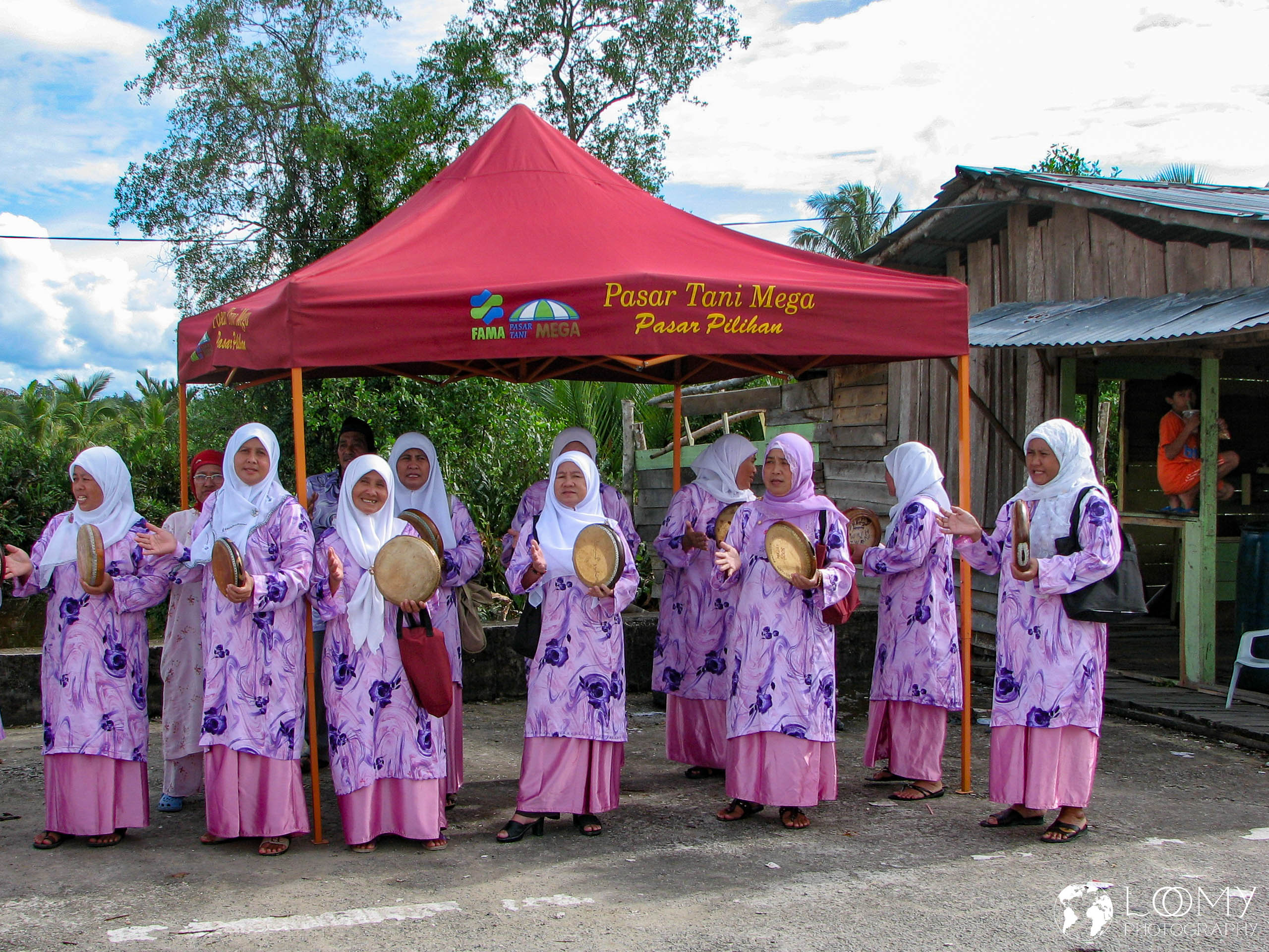 Begrüssung mit Tanz und Musik